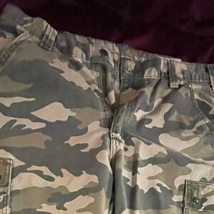 Carhartt camo trousers
